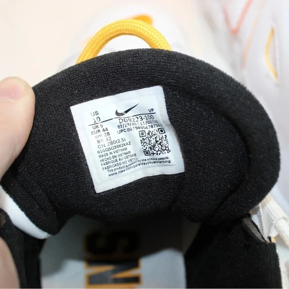 Used with Box Nike Air More Uptempo 'Roswell Raygun' Sneakers Size M 10 W 11.5 - Picture 12 of 16